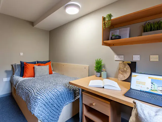 Classic Ensuite room image 2