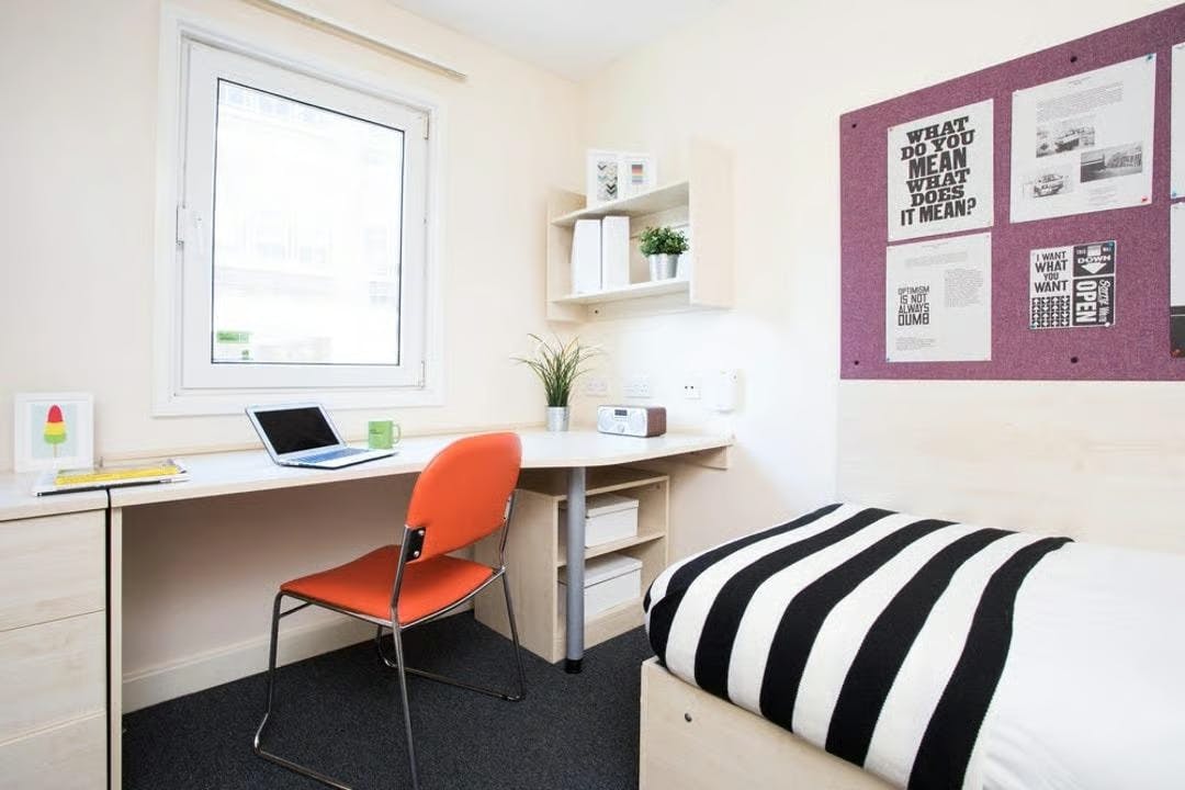 st-martins-house-leicester-Classic Ensuite