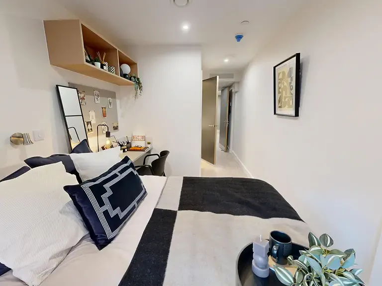 Classic Ensuite (Floors 1-12) ROOM 1
