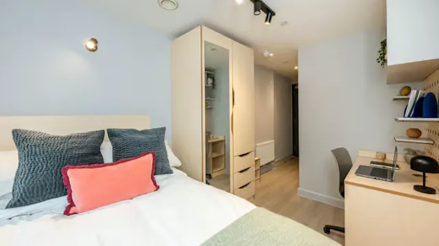 Classic Ensuite room image 1