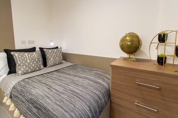 dean-street-works-bristol-Classic Ensuite