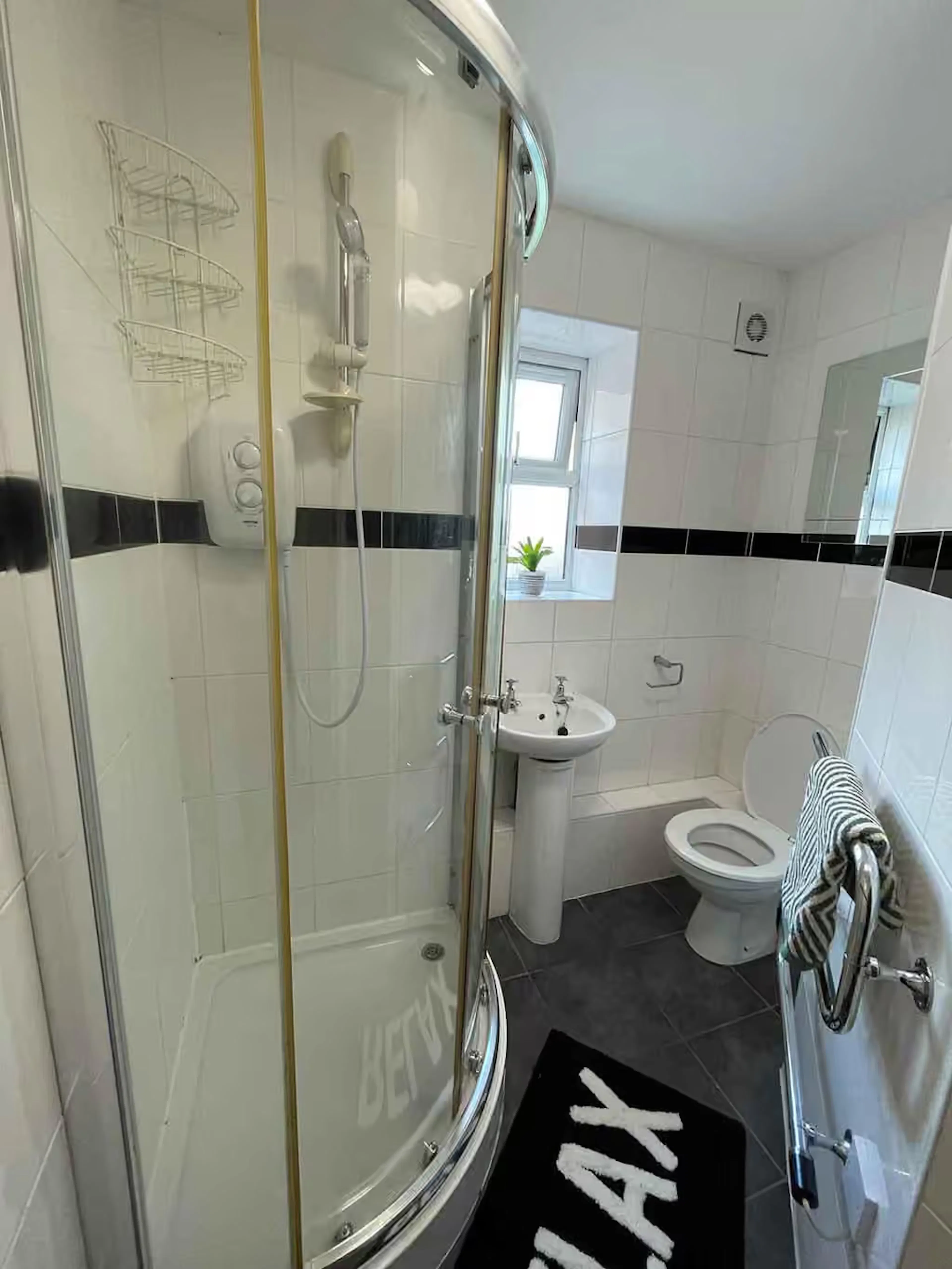 Classic Room BATHROOM 3