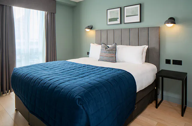 Classic One Bedroom Apartment room image 1