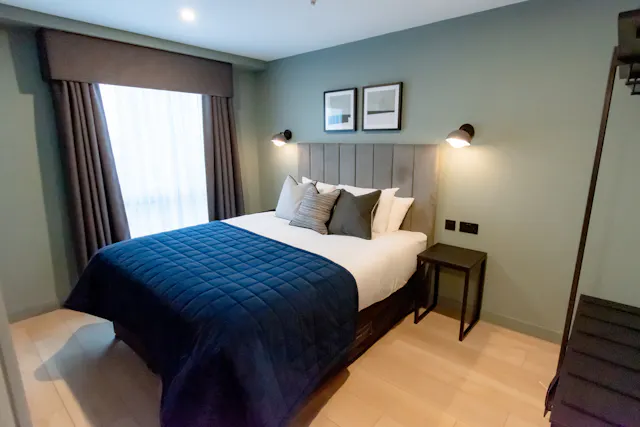 Grand 1 Bedroom Apartment + Terrace room image 1