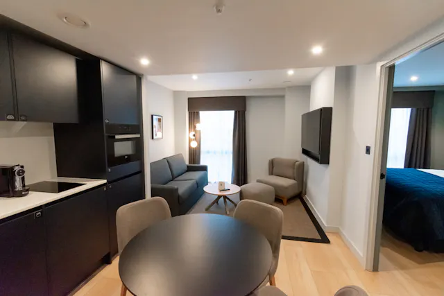 Grand 1 Bedroom Apartment + Terrace room image 2