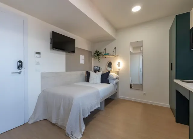 Classic Plus Ensuite room image 1