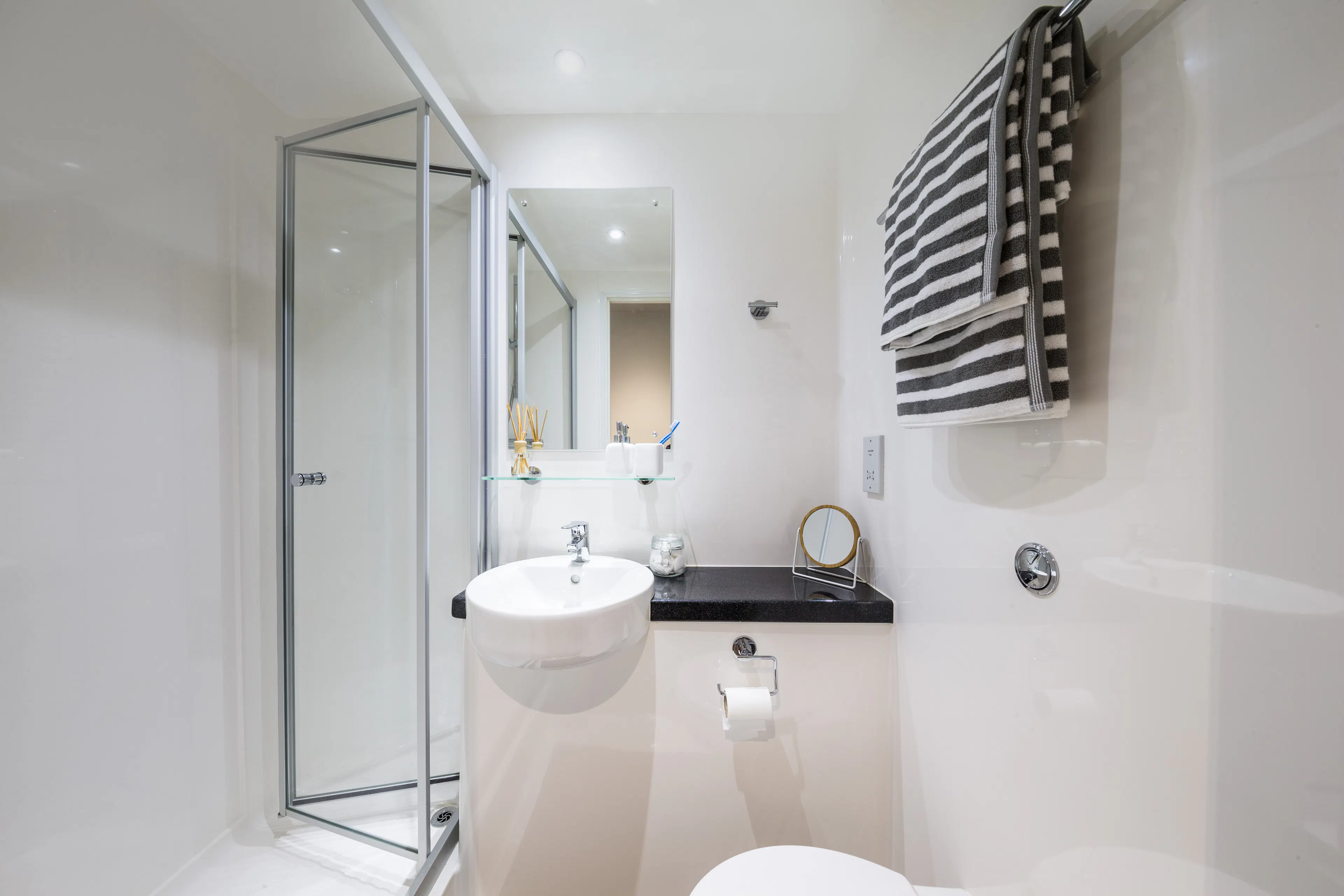BATHROOM BATHROOM 2