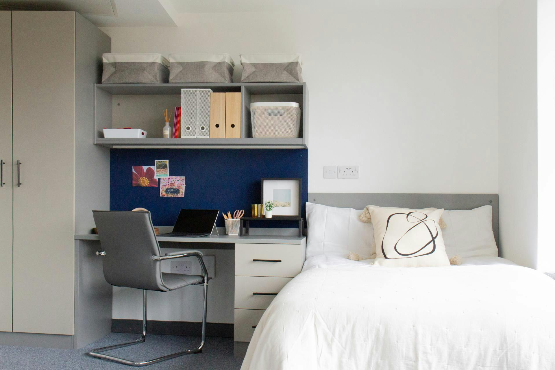 trapezium-leeds-Classic Plus Studio