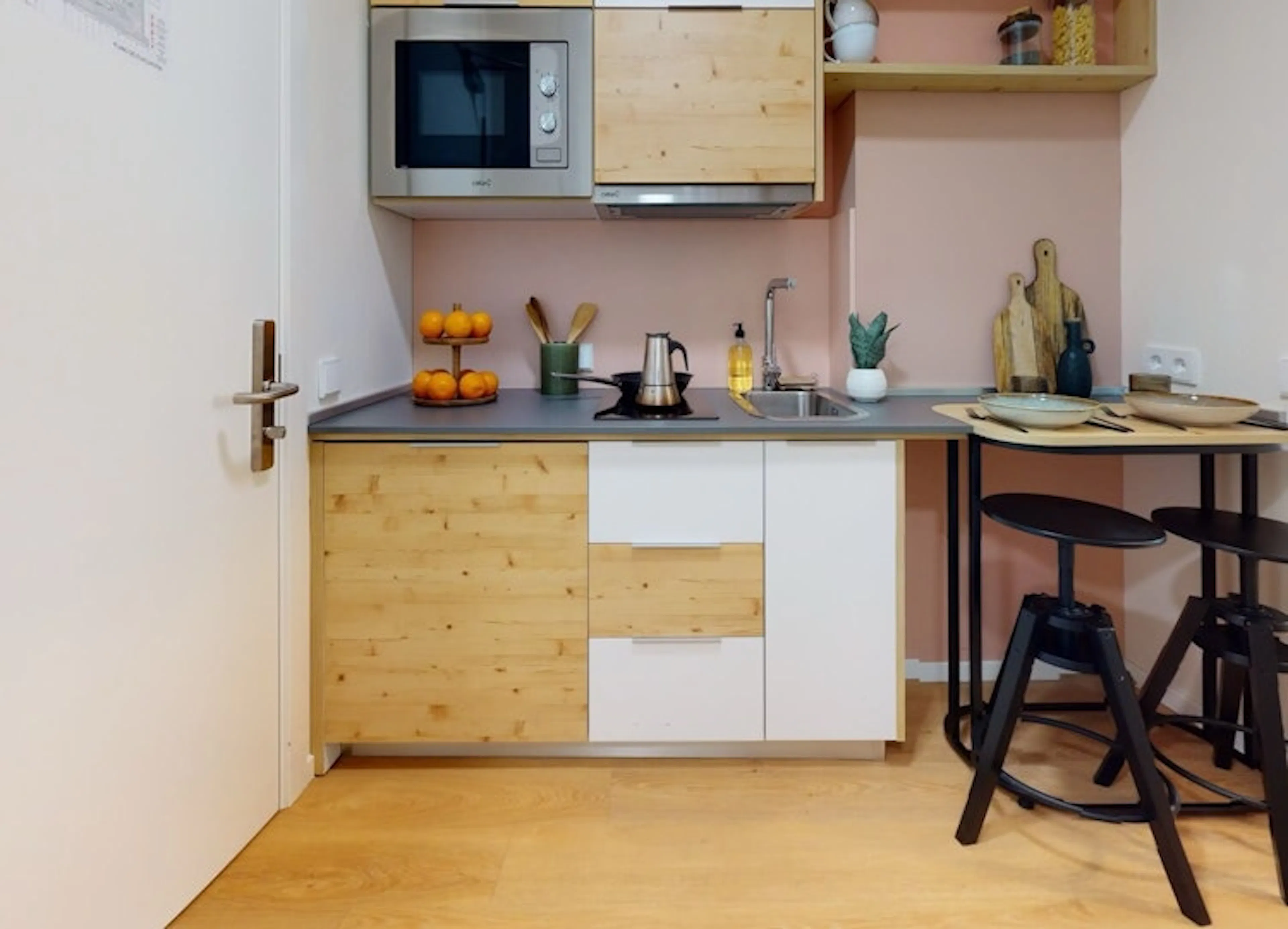Classic Room (2-Bed) KITCHEN 3
