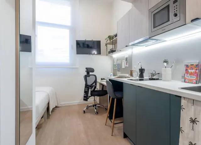 Platinum Studio room image 1
