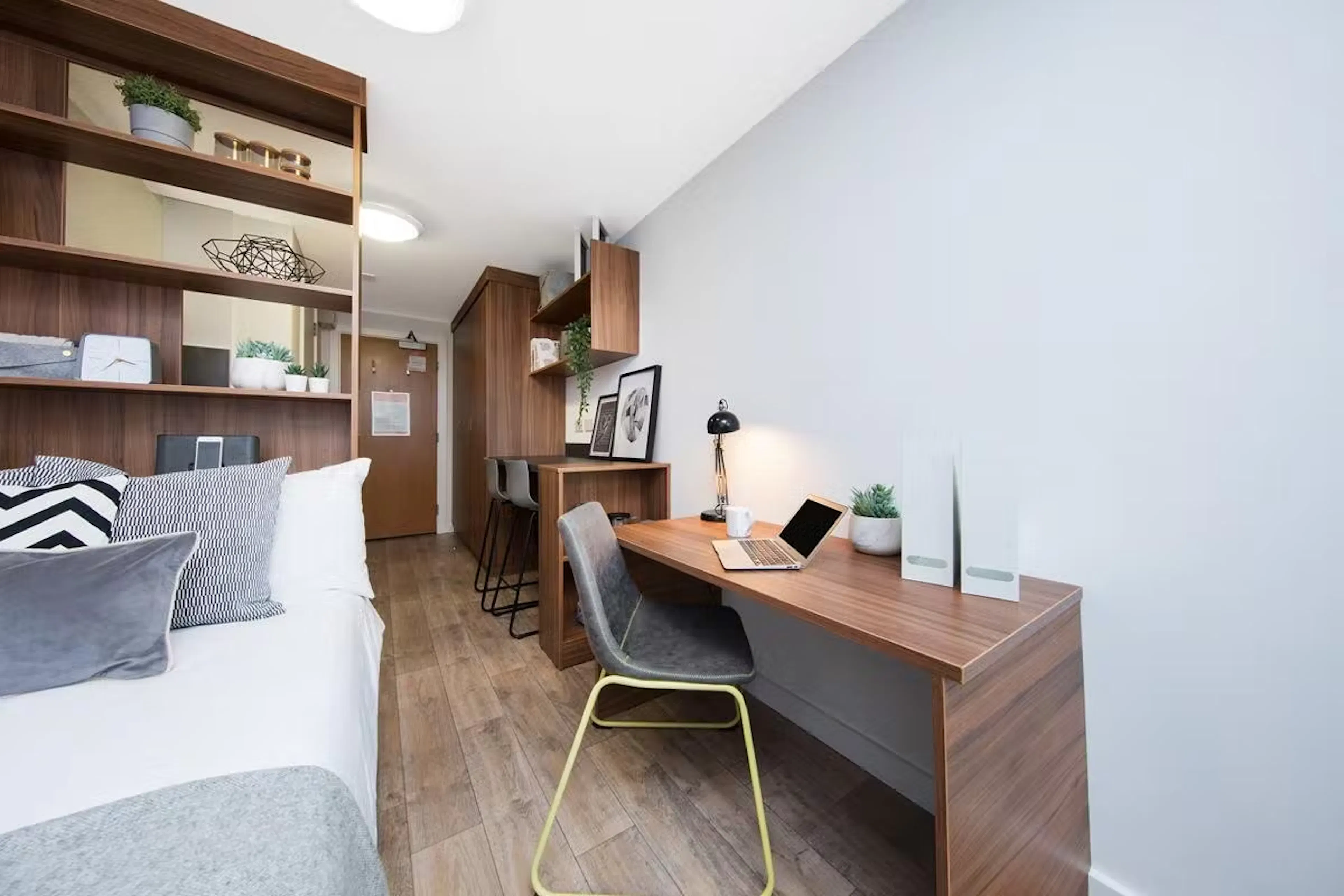 Platinum Studio ROOM 2