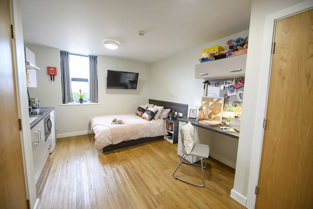 Platinum Studio ROOM