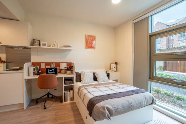 Classic Studio – Third Floor room image 2