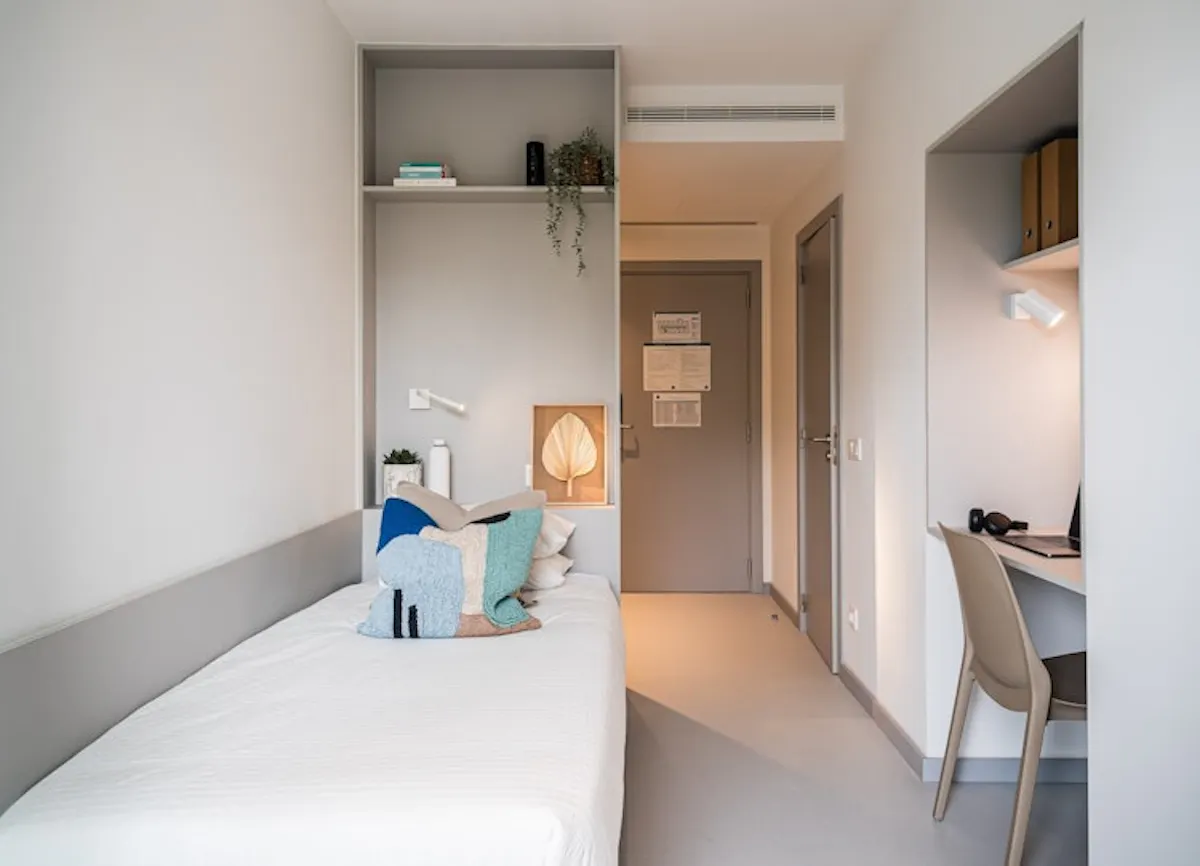 Platinum Studio ROOM