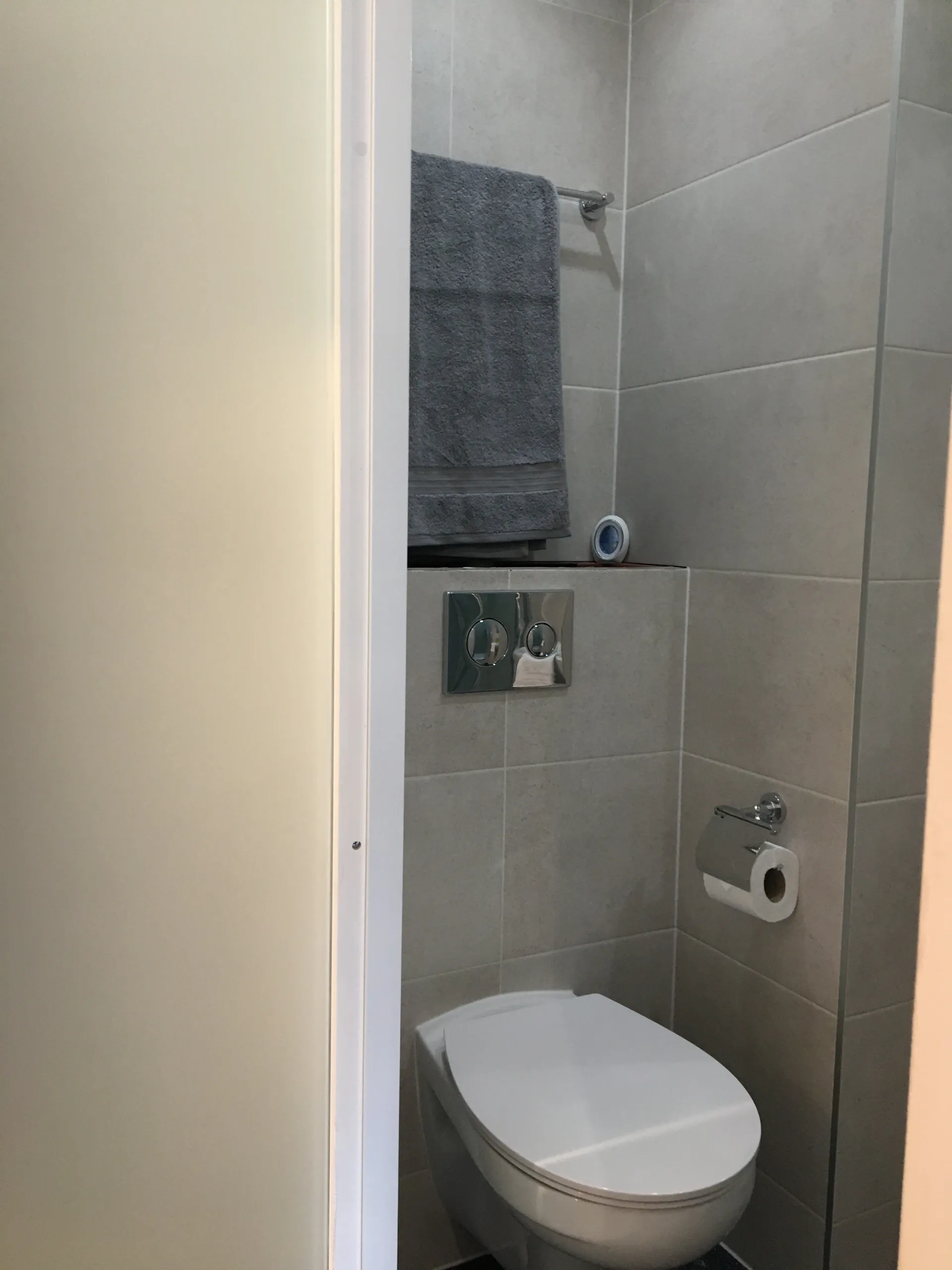 Platinum Studio BATHROOM 2
