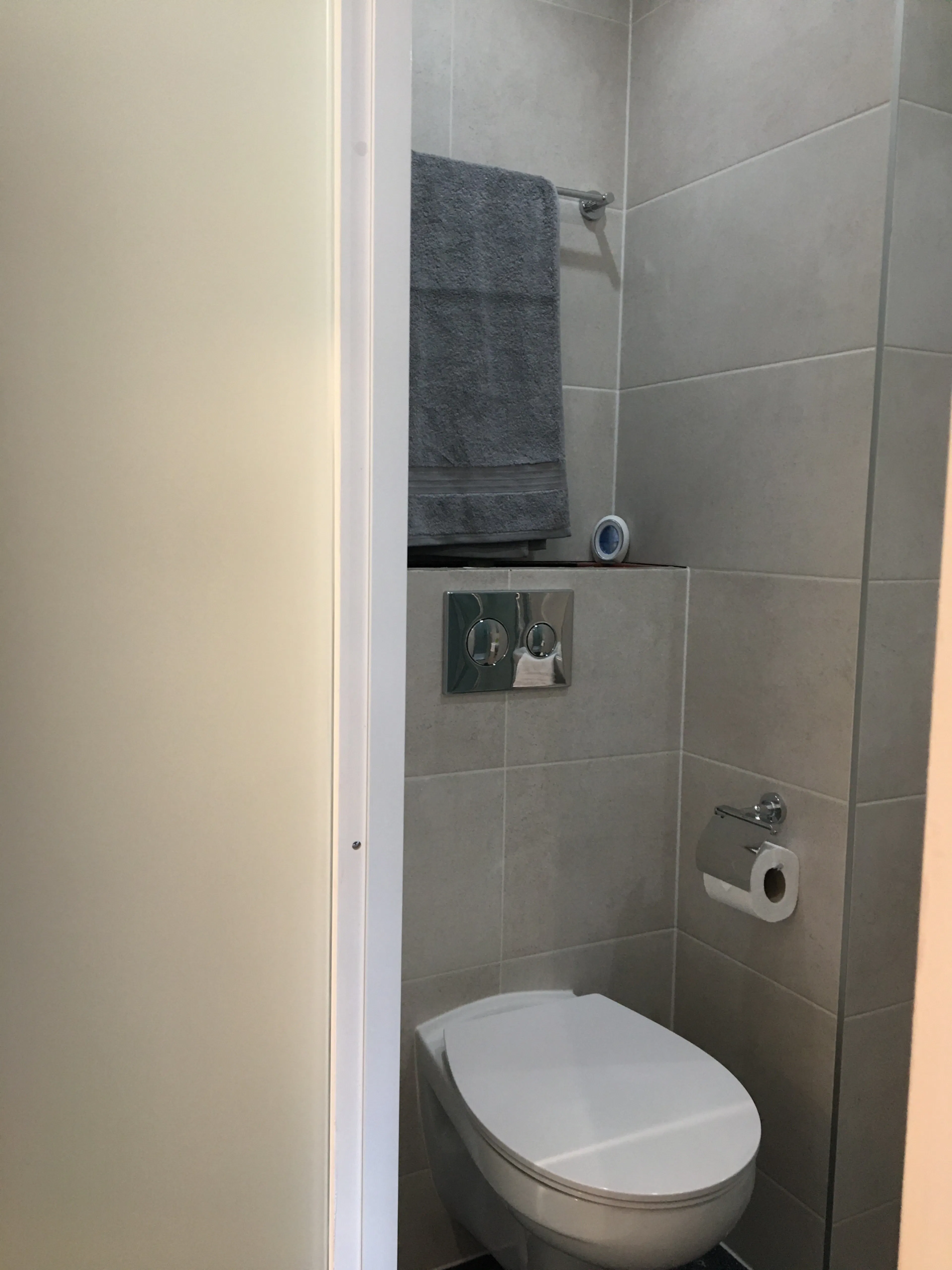 Platinum Studio BATHROOM 2