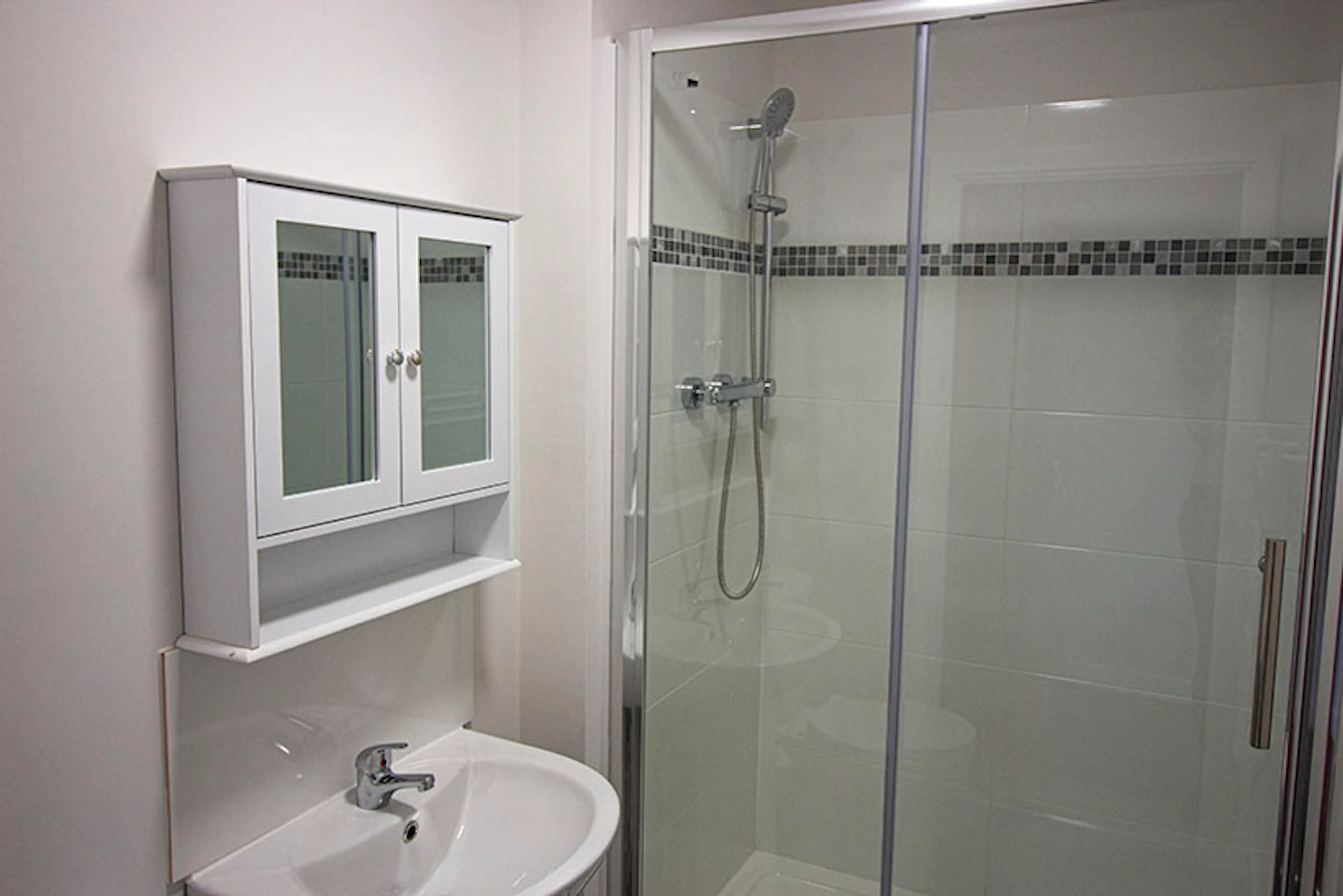 Platinum Studio BATHROOM 3