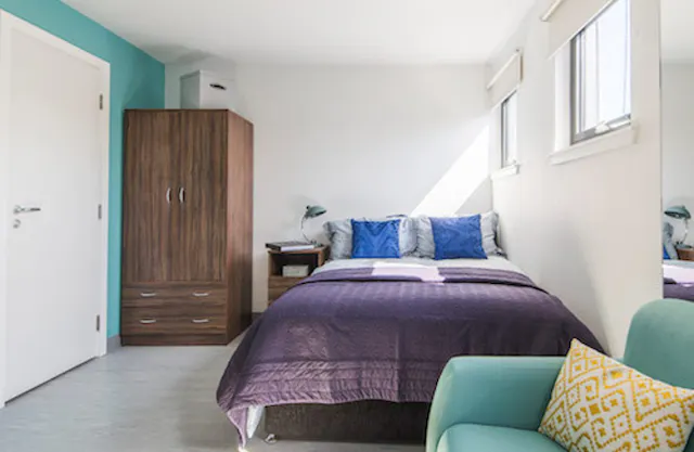 Platinum Studio room image 1