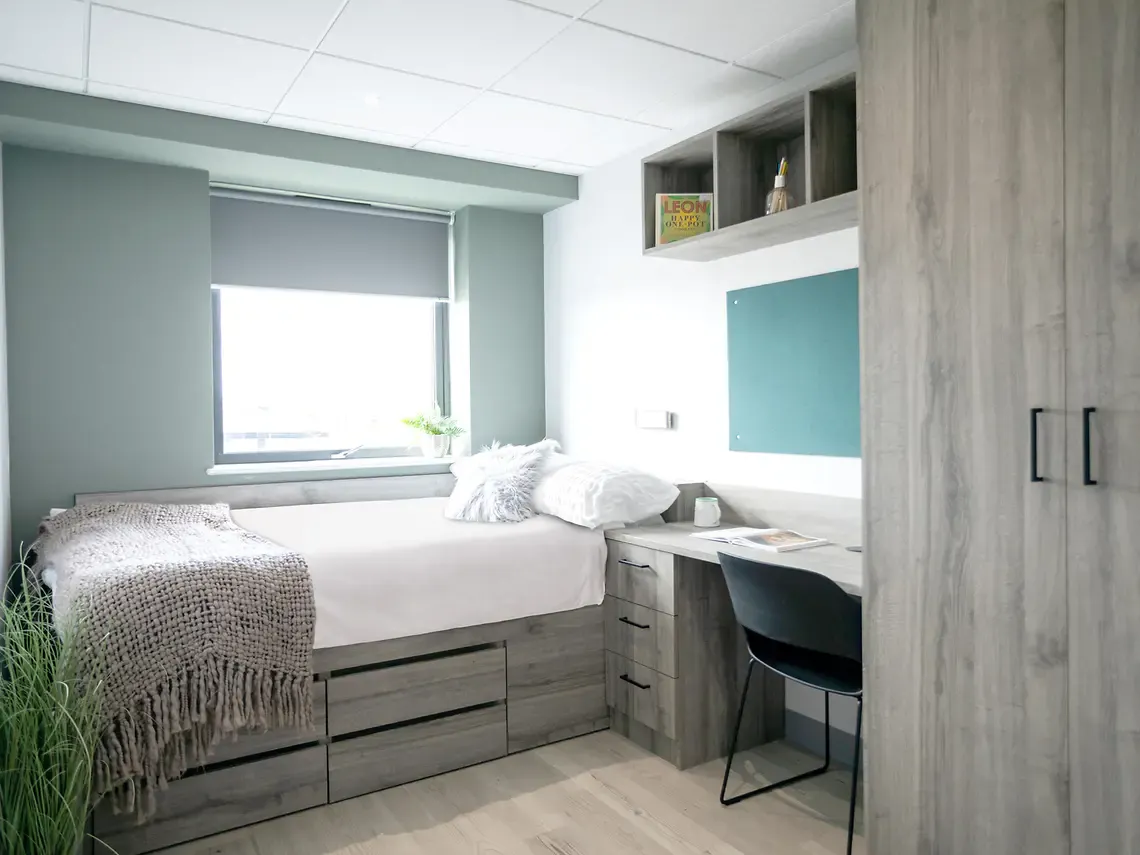 crown-place-swansea-swansea-Classic Studio