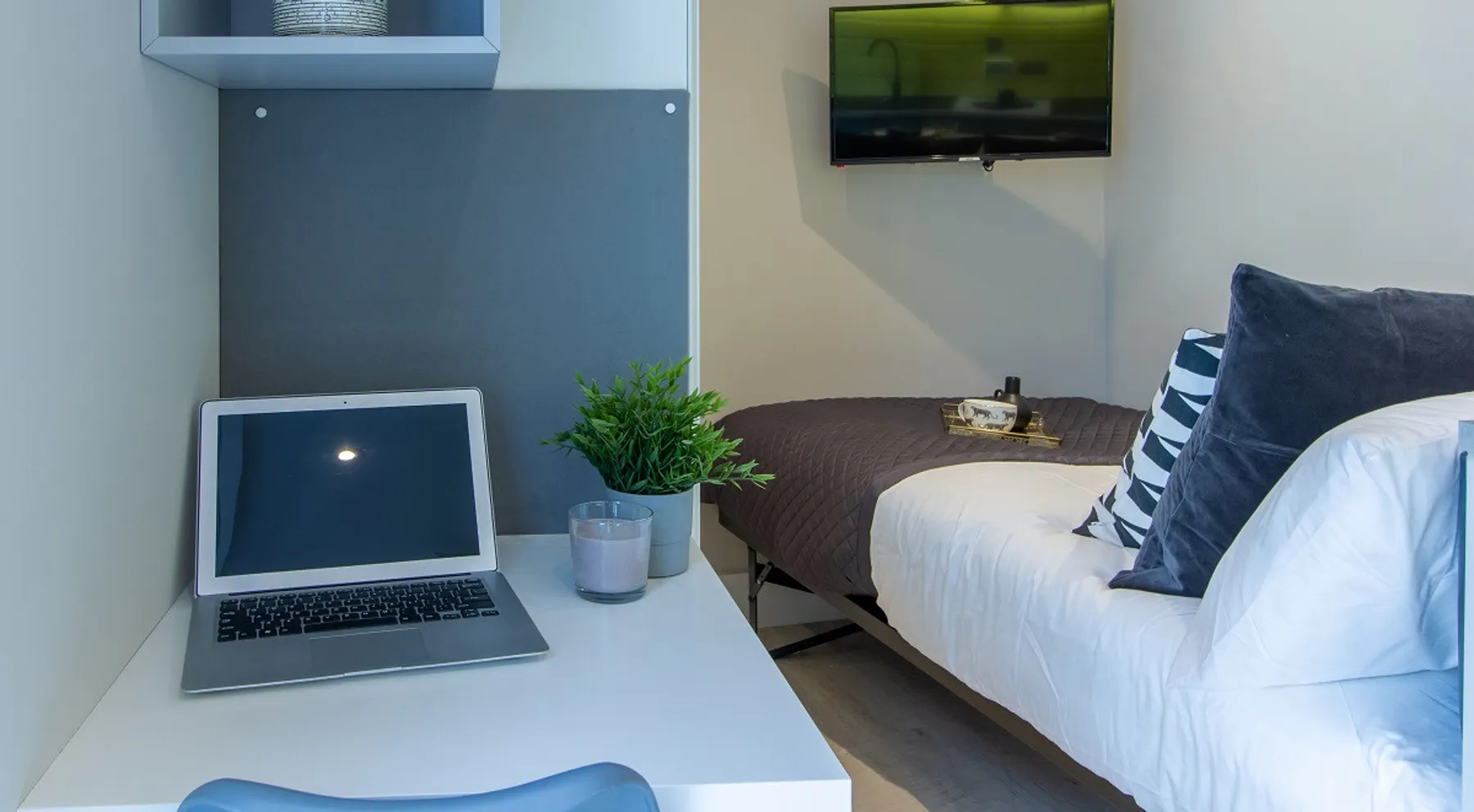 opera-house-london-Platinum Studio