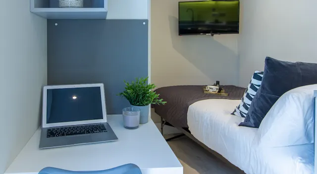 Platinum Studio room image 1
