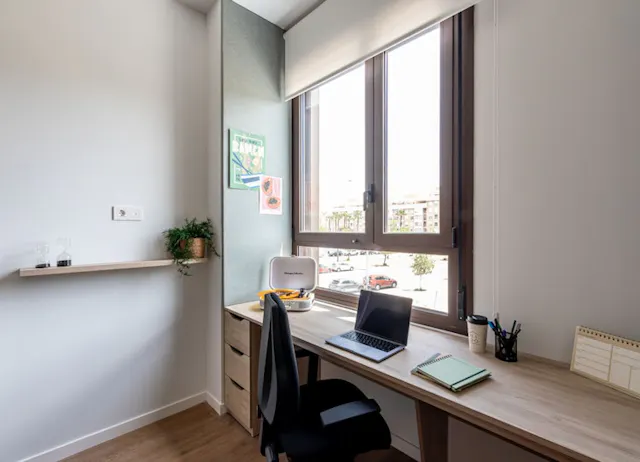 Platinum Studio room image 2