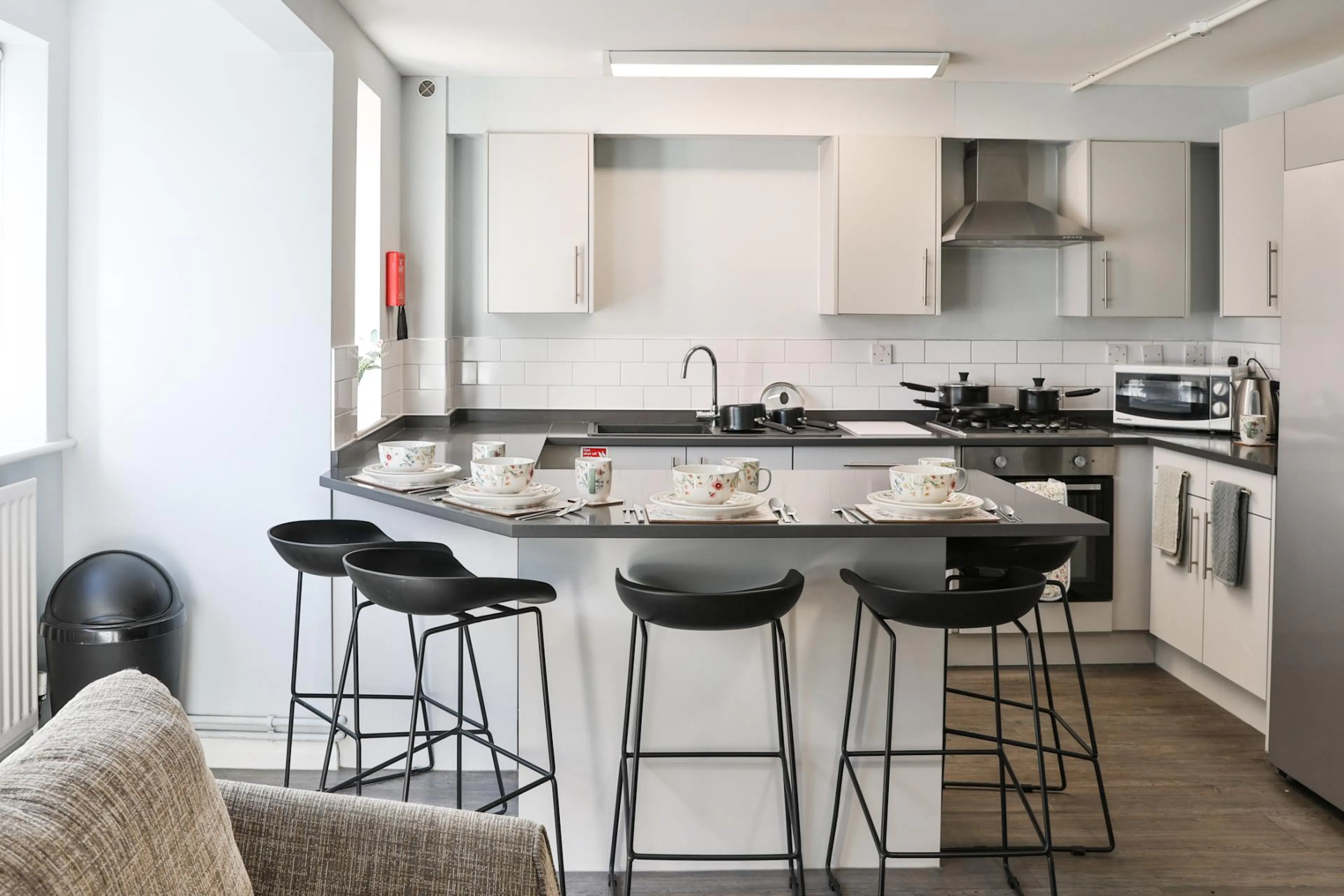 Classic 3 bed apartment (UK Guarantor not required) KITCHEN 1