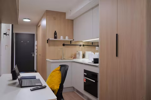 castle-way-southampton-ROOM