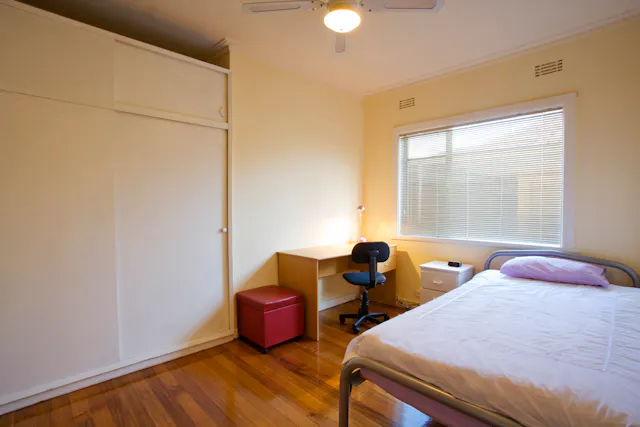 Small Room room image 1
