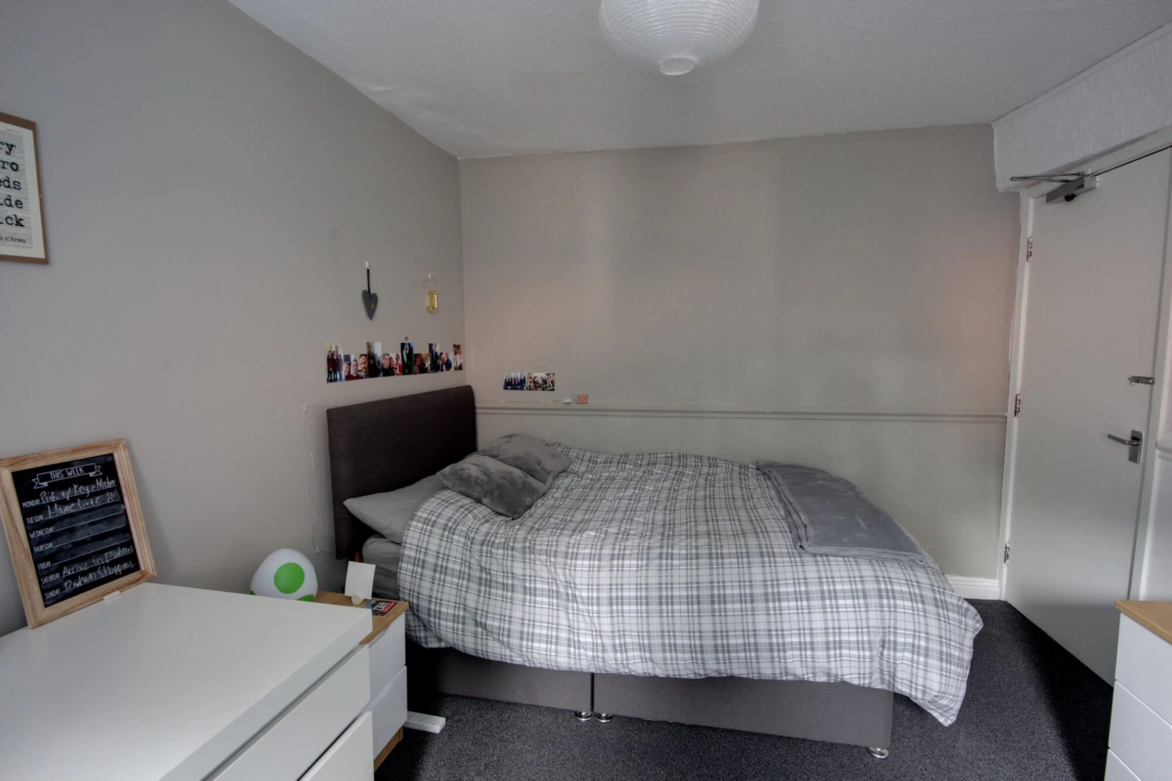 5 Bedroom Apartment ROOM 2