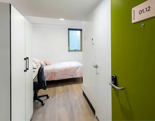 Cluster Ensuite Silver room image 3