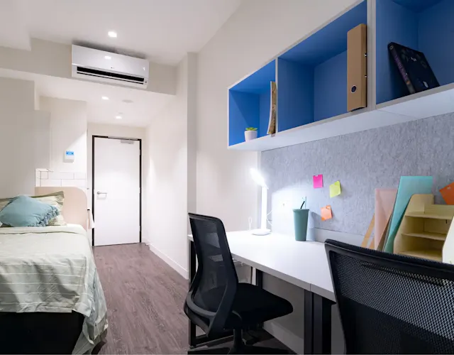Cluster Ensuite Twin Share Bronze room image 2