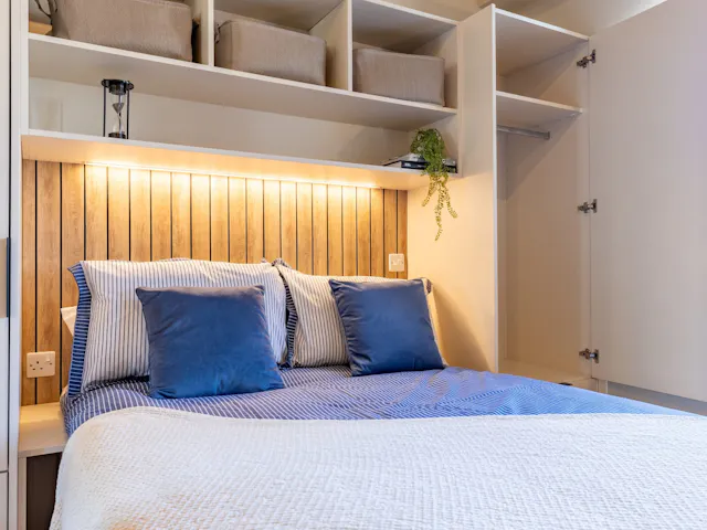 Comfy Studio Apartment room image 1