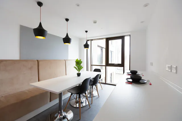 Silver En-Suite(Accessible) room image 1