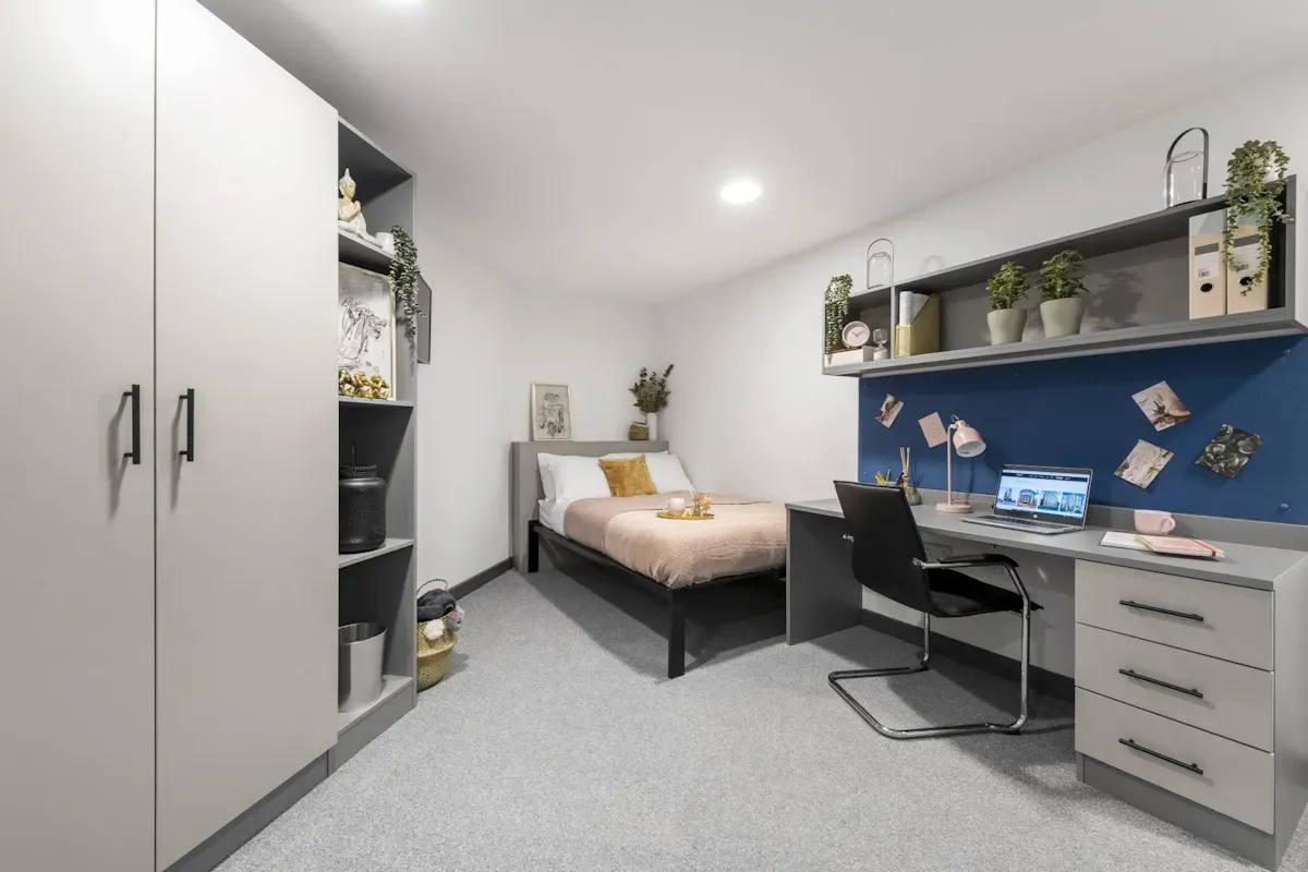 Bronze Studio ROOM