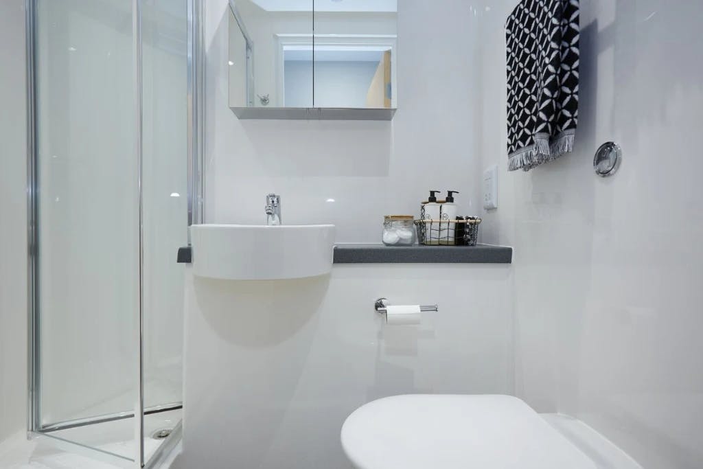 Copper En Suite