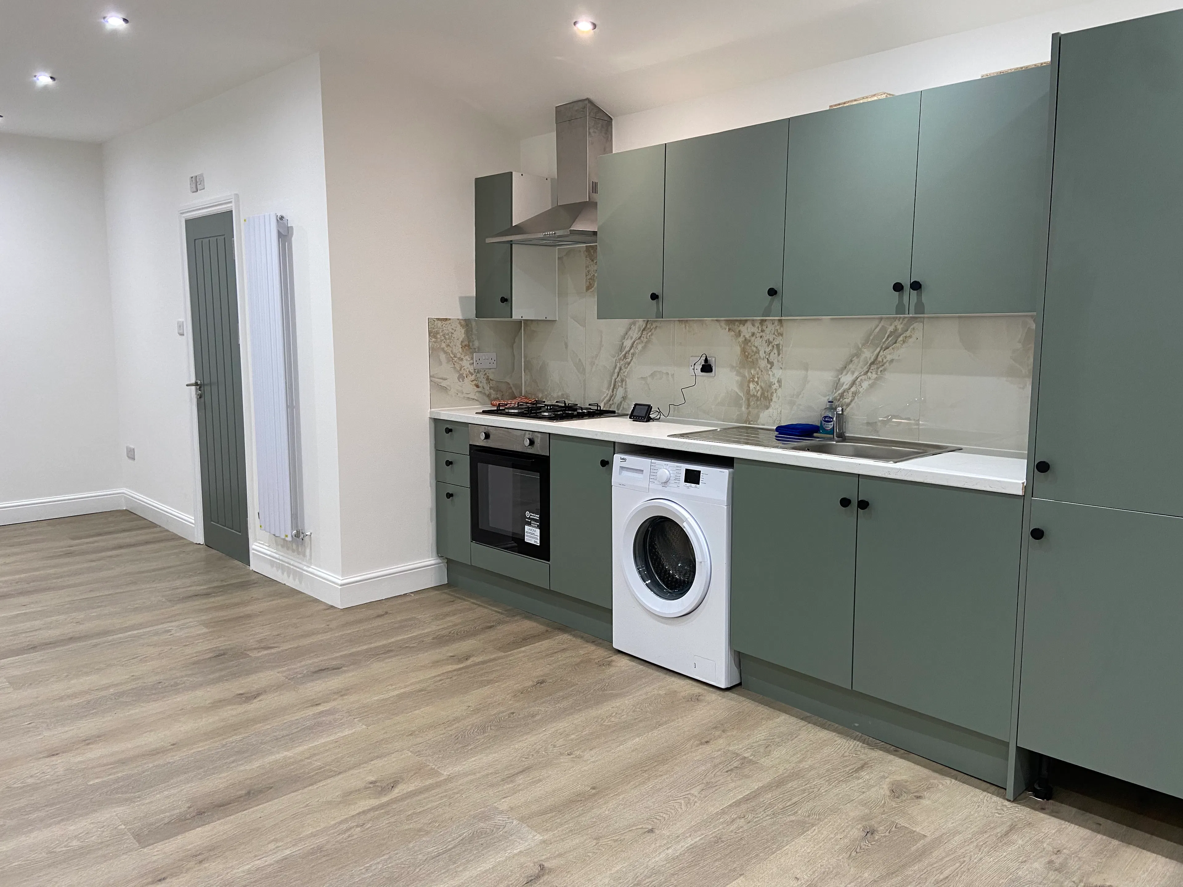 Loft Ensuite KITCHEN 1
