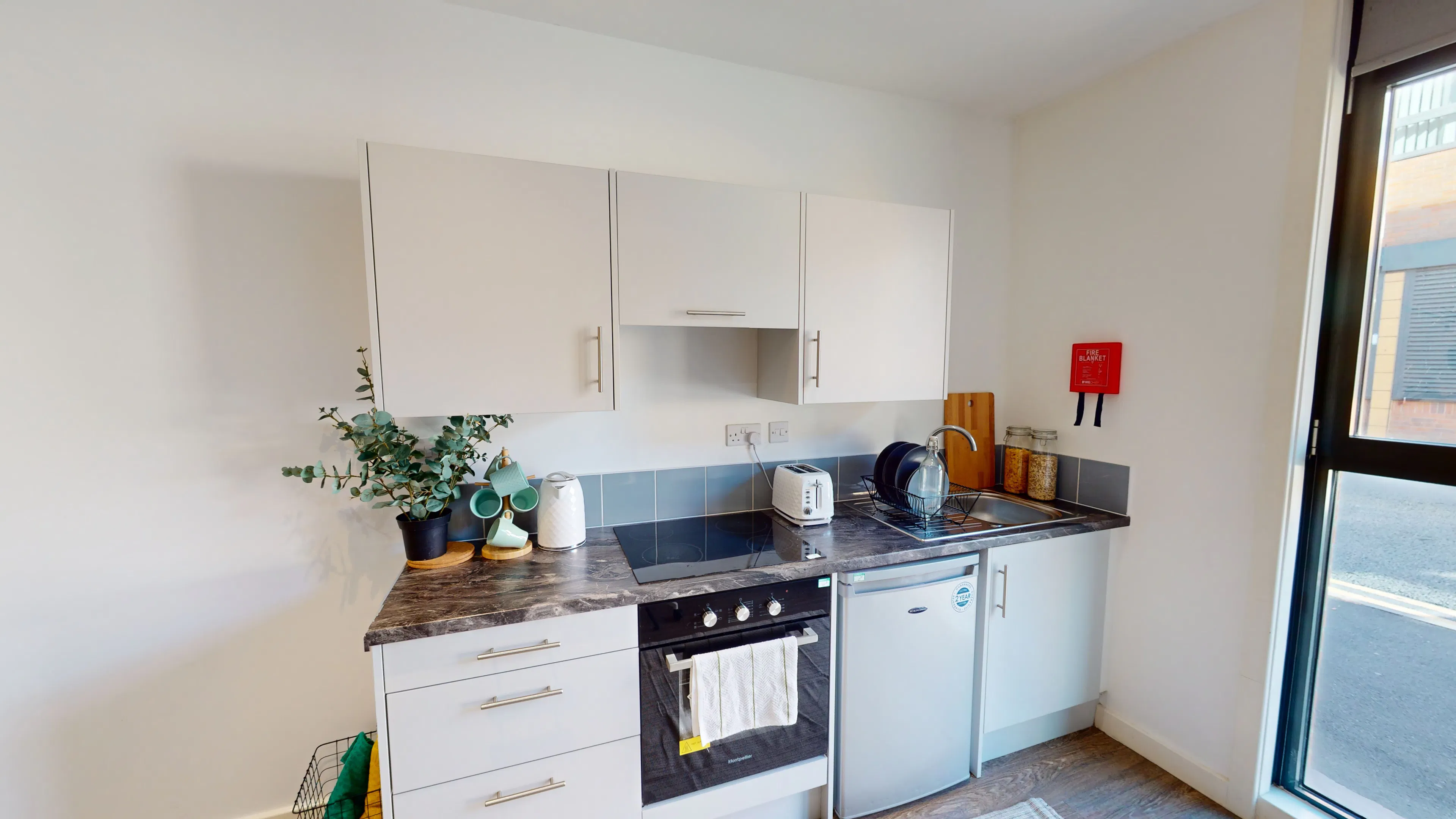 Premium Studio KITCHEN 2