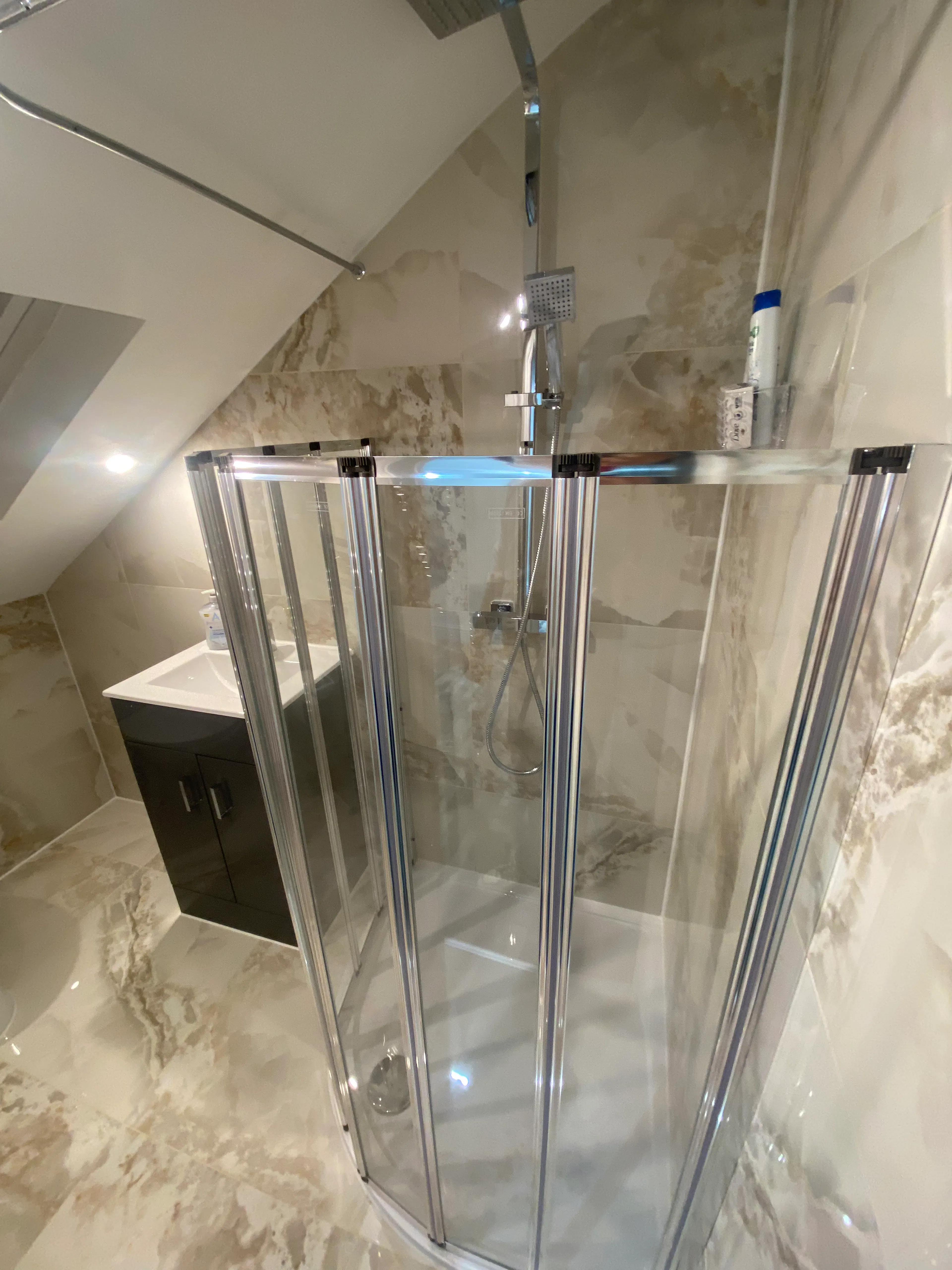 Loft Ensuite BATHROOM 2