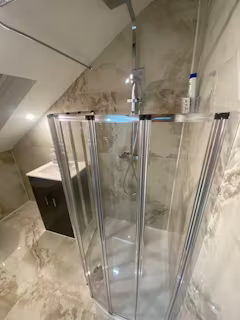 e7-8pf-shaftsbury-rd-london-BATHROOM