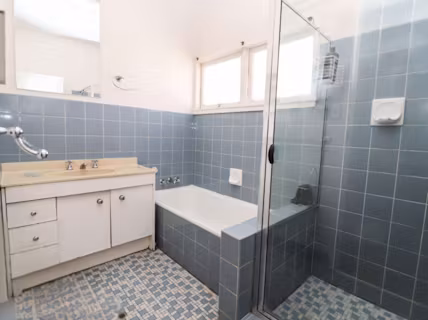 38a-kellett-st-auchenflower-brisbane-BATHROOM