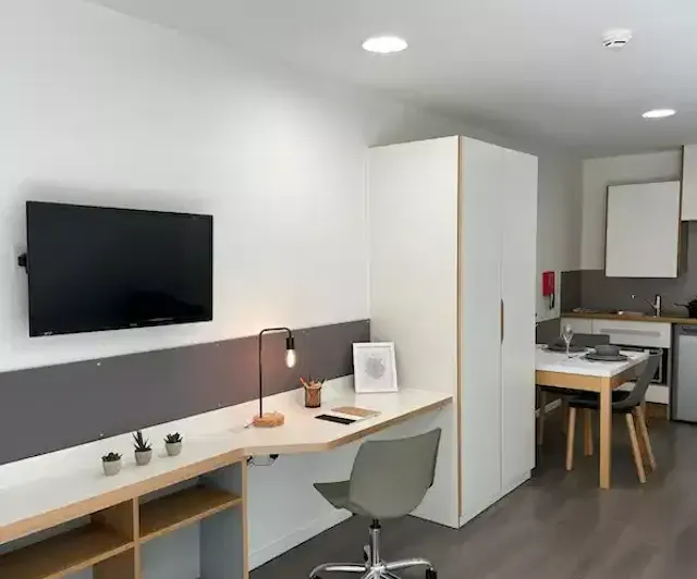 Courtyard Studio room image 3