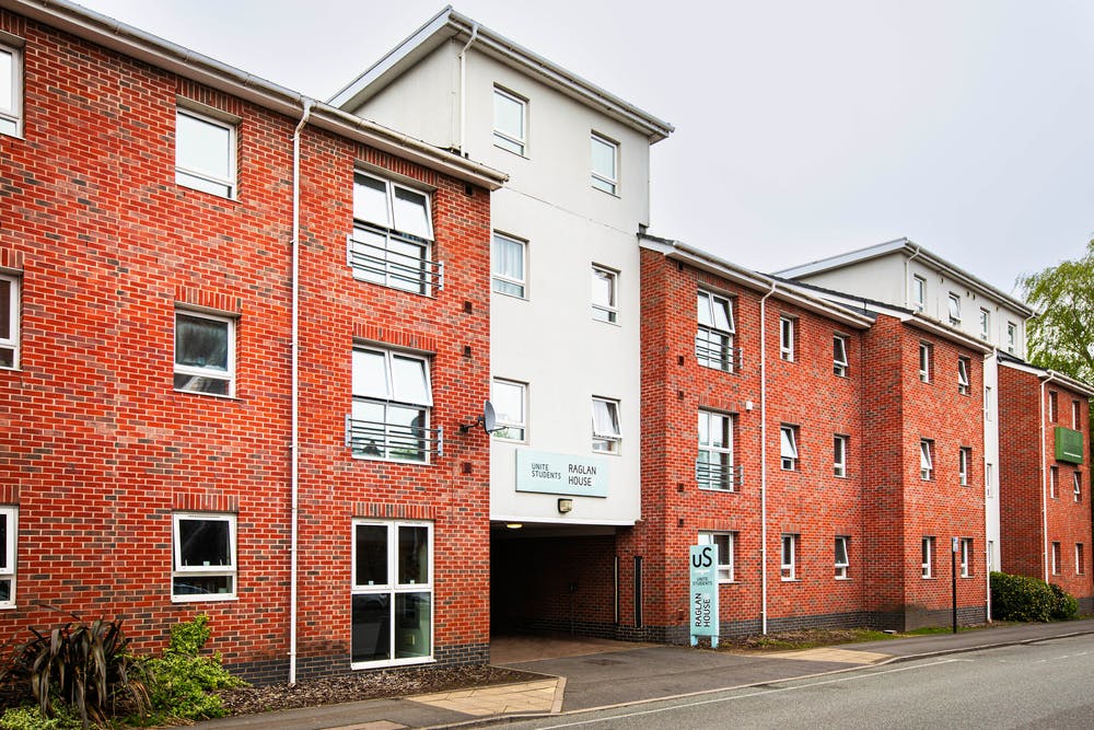 BUILDING