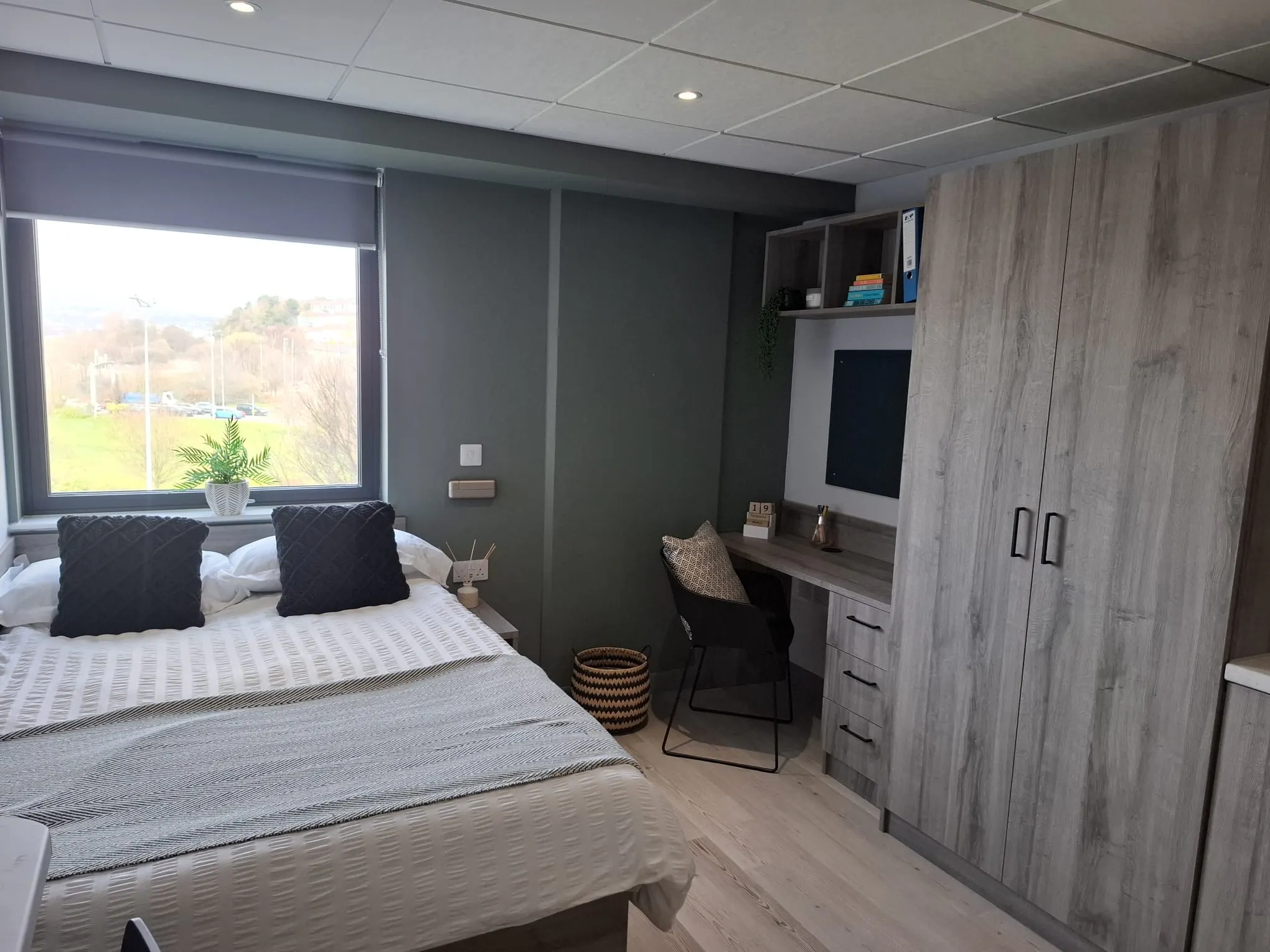 Crown Place – Swansea-Swansea-ROOM-1