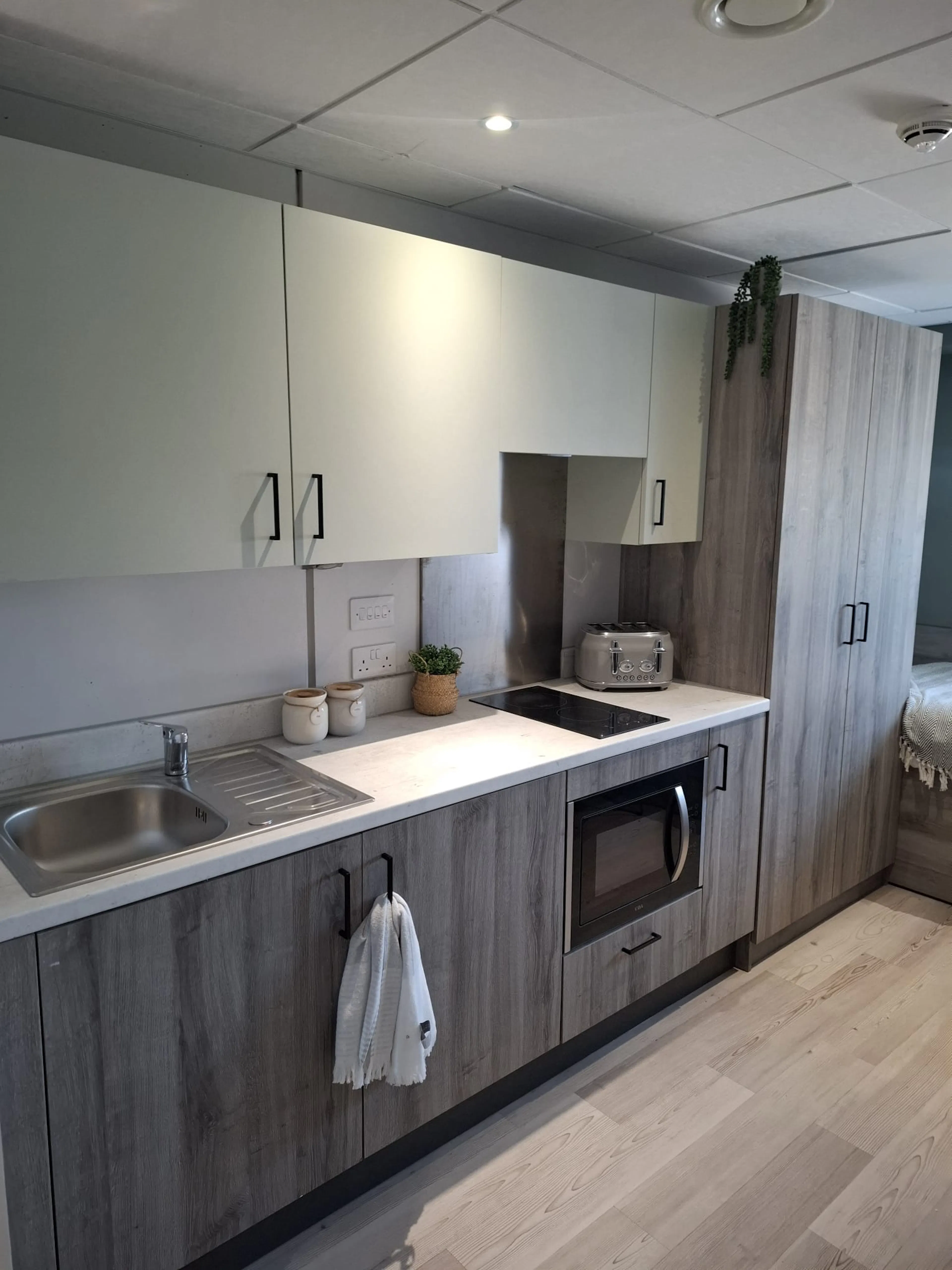 Large Studio KITCHEN 2