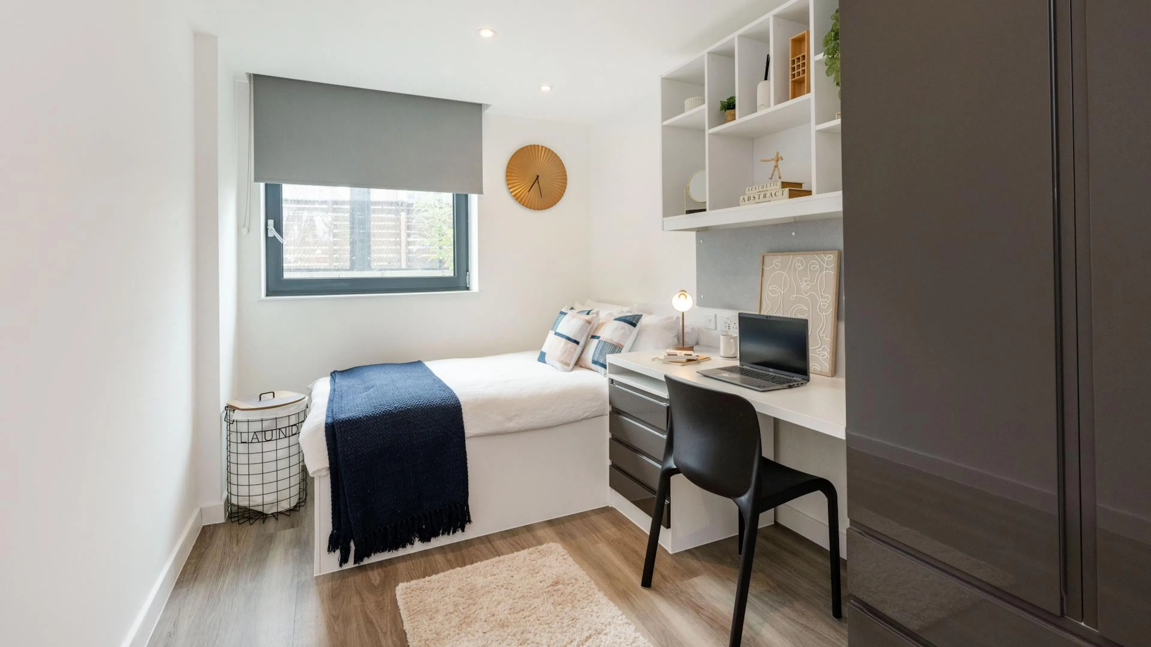 Club Ensuite ROOM 1