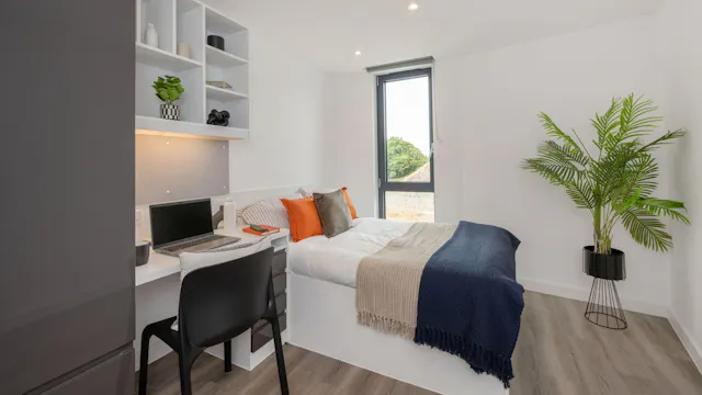 Luxe Ensuite room image 1