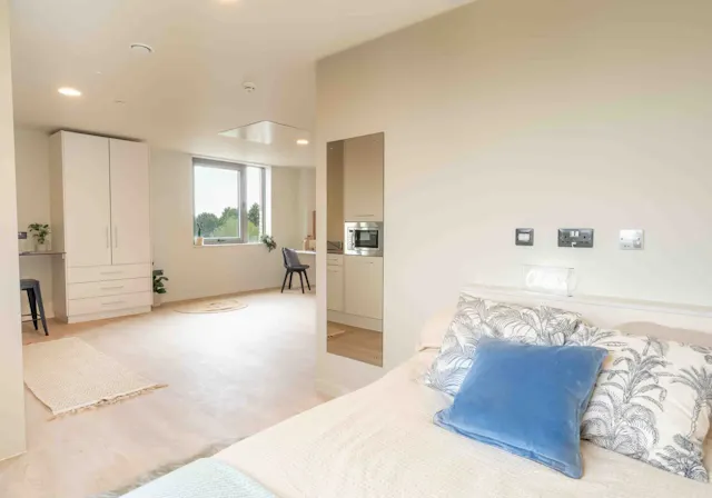 Diamond Studio room image 2