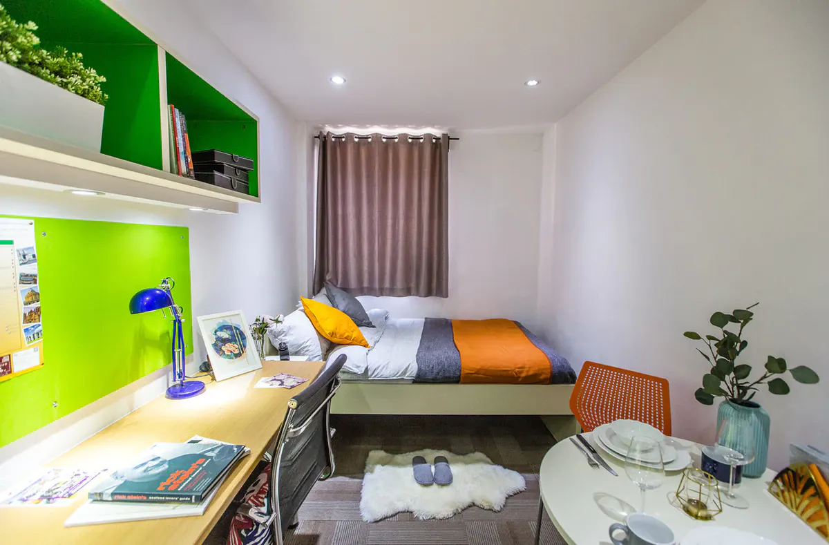 Silver Ensuite ROOM