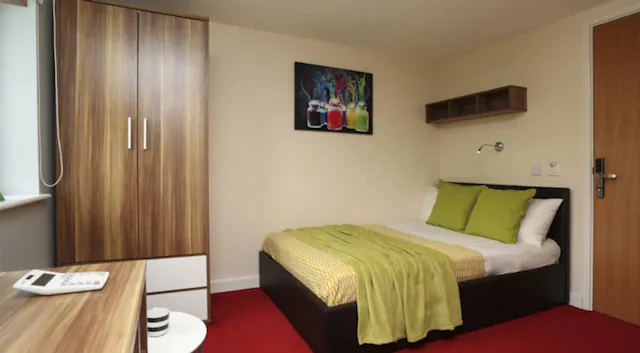 Deluxe Ensuite – Kentish House room image 1